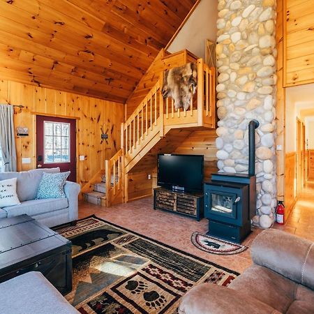 Ski Chalet W-Hot Tub, Only 3 Min To Sunday River Ski Lifts! เบเธล ภายนอก รูปภาพ