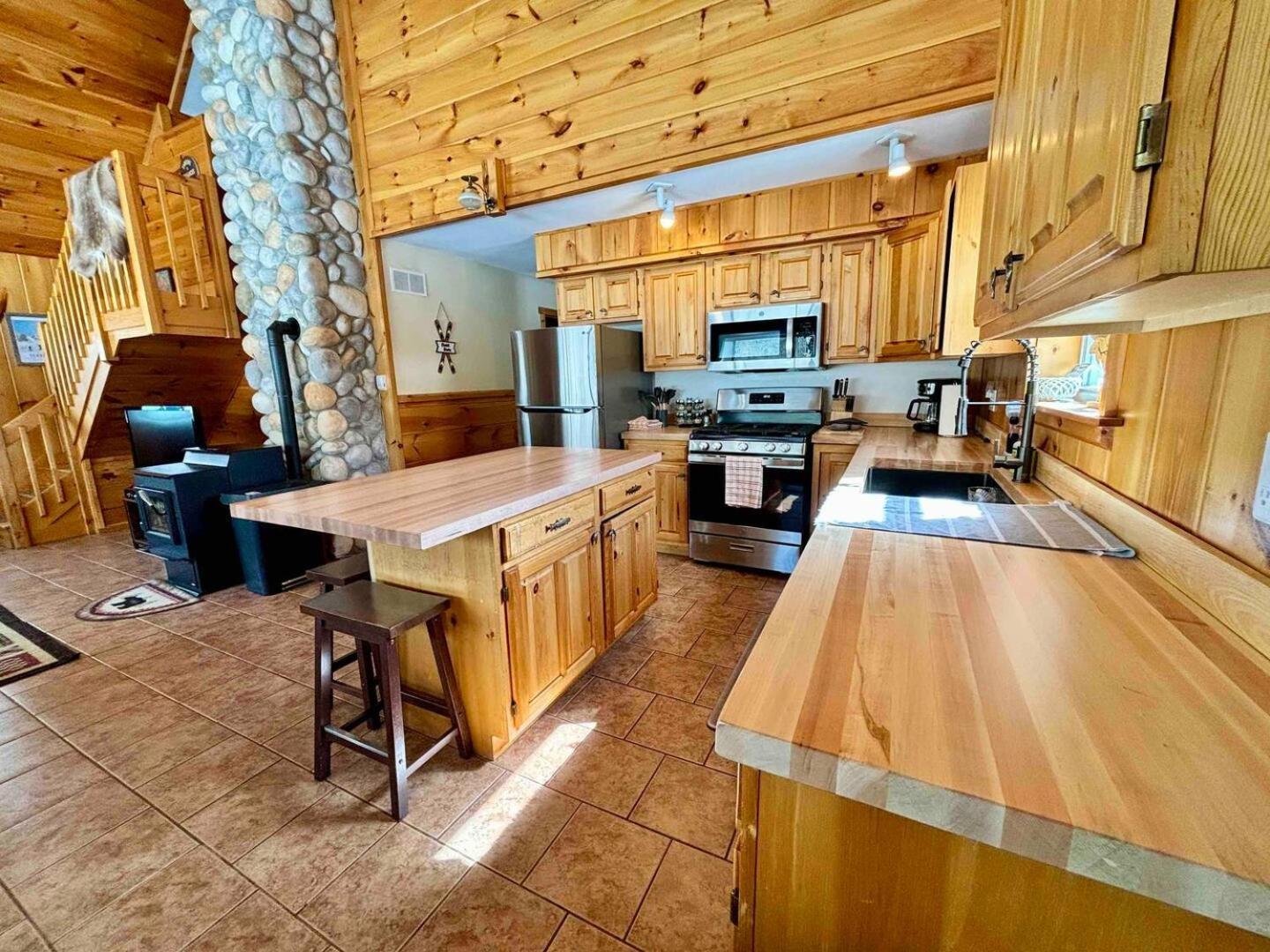 Ski Chalet W-Hot Tub, Only 3 Min To Sunday River Ski Lifts! เบเธล ภายนอก รูปภาพ